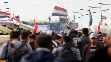 تجمع المئات في ساحة التحرير وسط بغداد